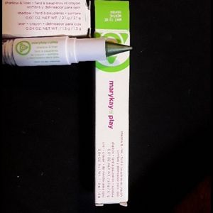 Mary Kay @ Play shadow and Liner